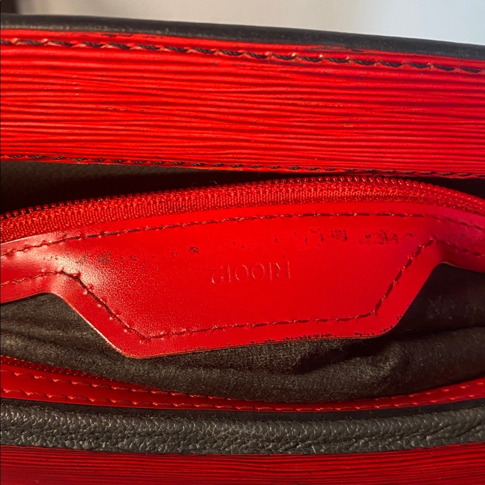 Louis Vuitton Vintage Red Epi Leather Sac Plat GM - Picture 11 of 17